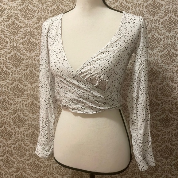 Divided white and black crop wrap long sleeve top - Picture 2 of 6